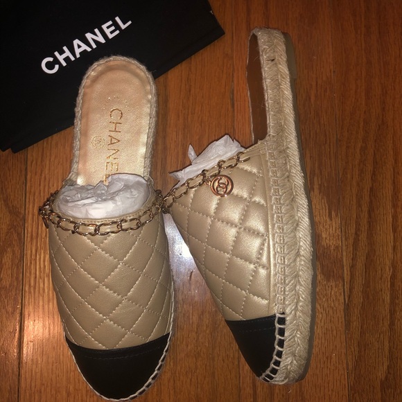 ‼️‼️ SOLD . HOST PICK‼️‼️💗💗Chanel Flats - Picture 12 of 16